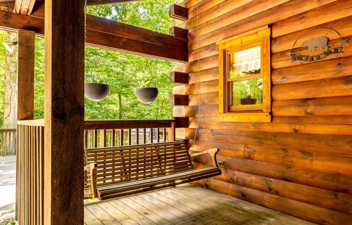 Quaint & Secluded Near Dollywood With Bbq&Hot Tub Villa Pigeon Forge Kültér fotó